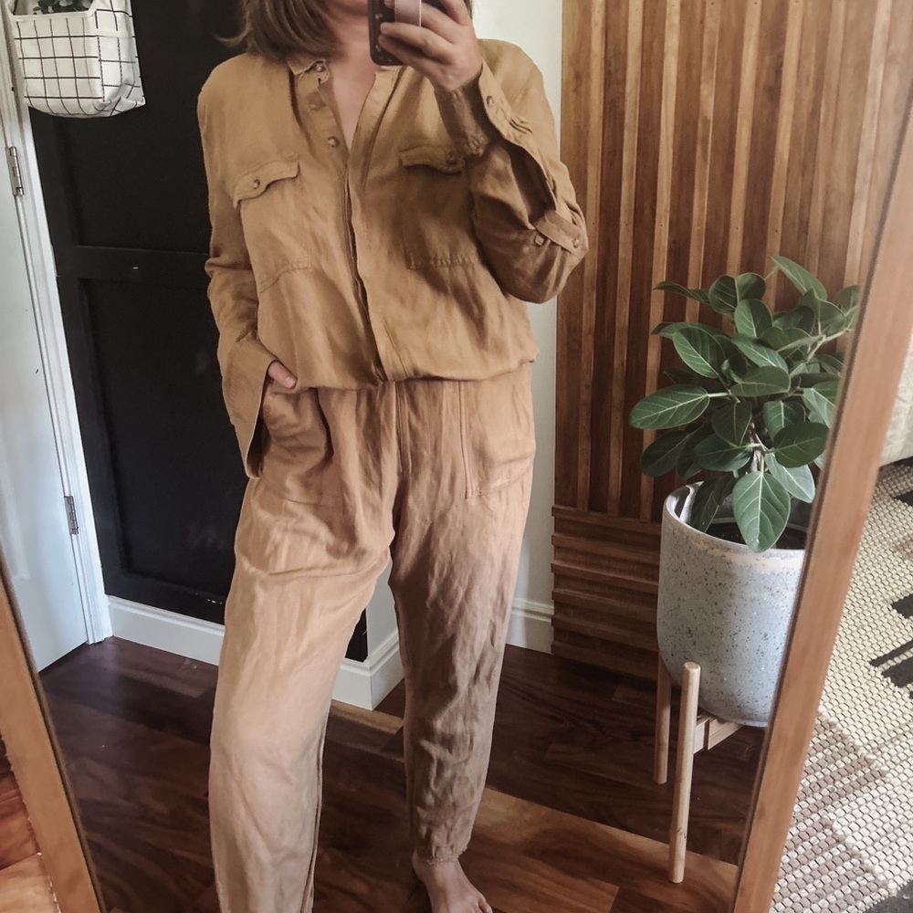 Ann Taylor Loft 55% Linen Rayon Shirt Style Minimalist Jumpsuit. Size M